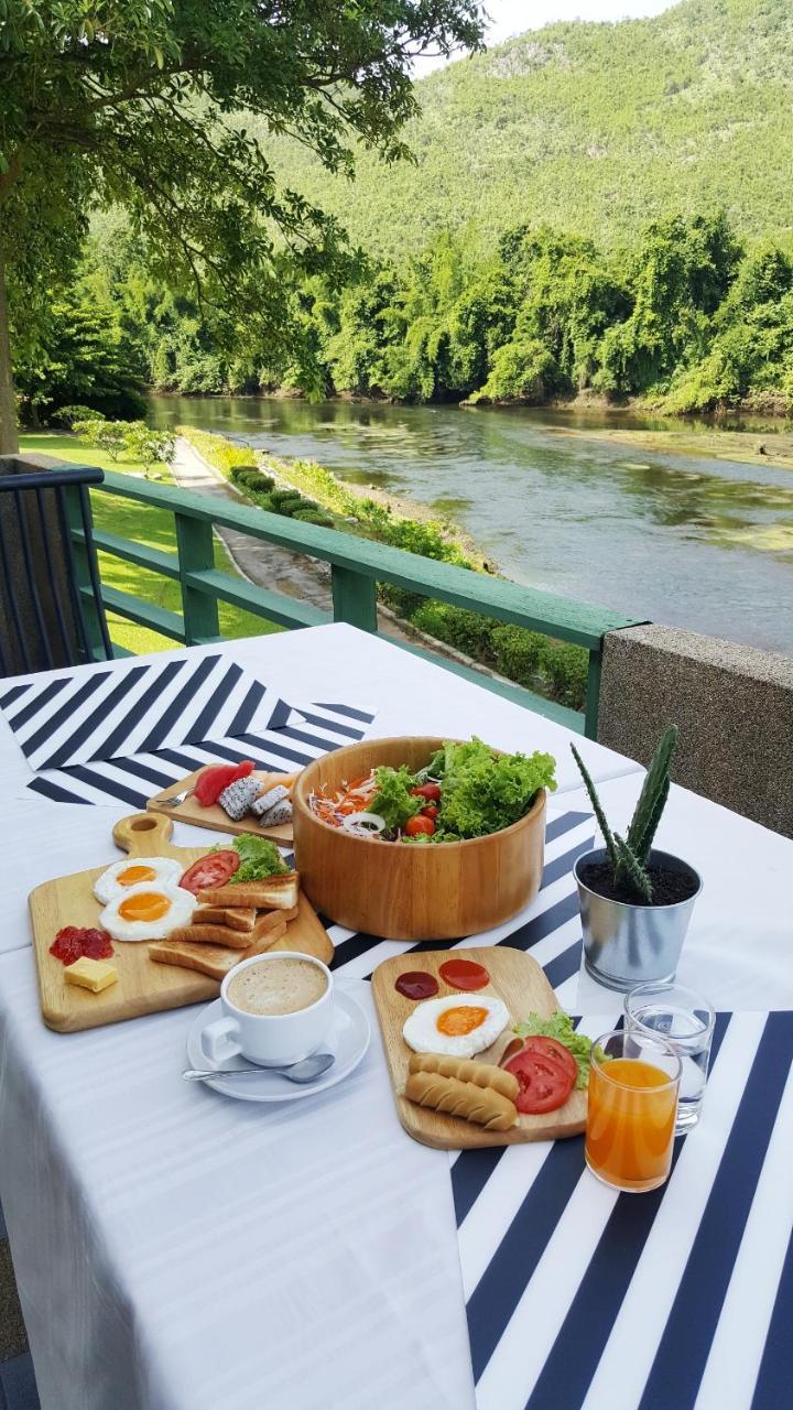 Aekpailin River Kwai Resort カンチャナブリ エクステリア 写真